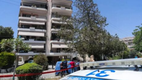 Ngjarje tragjike!  Në stres nga presioni i provimeve të maturës, dy vajza hidhen nga pallati…