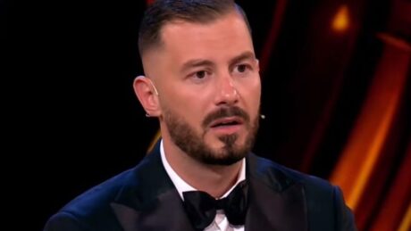 E bujshme: Romeo Veshaj në një romancë me biznesmenen 50-vjeçare? (FOTO)