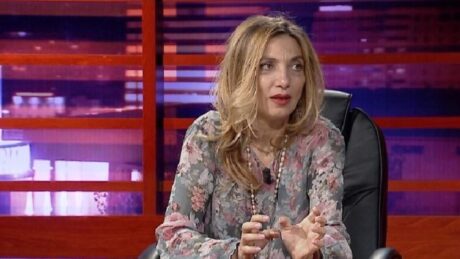 Njihuni me dy vajzat e Mimoza Ahmeti (Foto)