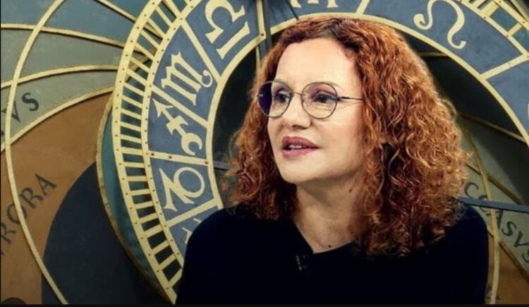 Meri Gjini, Horoskopi