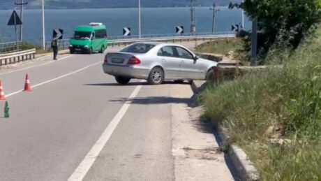Aksident TR0NDITES në vend! Shoferja merr përpara këmbësorin, me pas u…