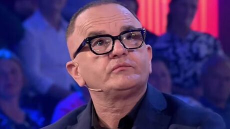 ARTAN KOLA SHPËRTHEN PAS ELIMINIMIT: “Produksioni më tradhtoi, donin ta dëmtonin Mateon me çaj të nxehtë!”