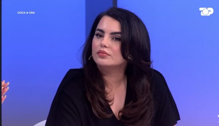 Armina Mevlani, Shtatzania