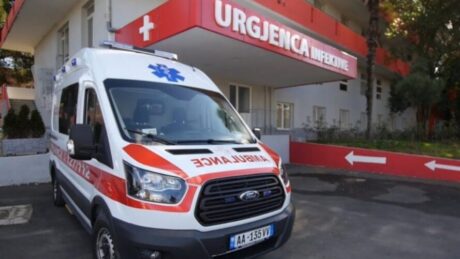 Tjetër aksident i rëndë, makina përplas një të m*tur/ Raportohet se fëmija…
