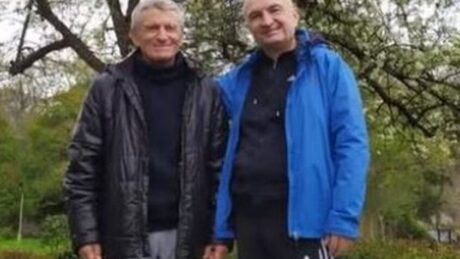 Momenti prekës kur Ilir Meta mëson humbjen e të atit! Ja reagimi i tij që i përloti të gjithë