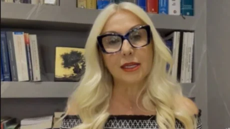 Universi “sy e veshë” këtë javë! Chrysanthi Kalogeri këshillon shenjat: Urimet do të bëhen realitet