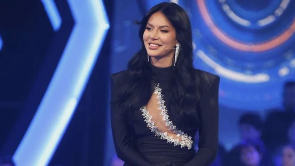 Prezenca e VIP-ave në varrimin e vëllait të Gjestit, Efi Dhedhes reagon ashpër: “Ma shpifët…”