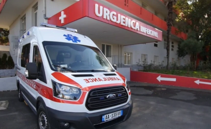 Aksident TR0NDITES vend! Kamioni përplaset me makinën, 4 persona…