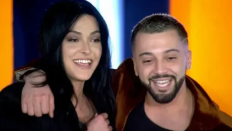 Disa muaj nga humbja e vëllait të Gjestit, motra e tij shfaqet e SHKATERRUAR dhe duke QARE! (Video)