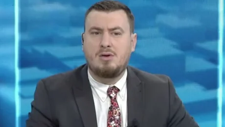 Sho*kohet në studio gazetari i News24: Babai më la nusen shtatzënë, i kapa në … (Video)