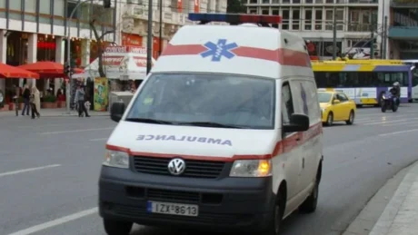 Aksident tragjik! Humb jetën 15 vjecari shqiptar, pasi makina u përplas me pemën