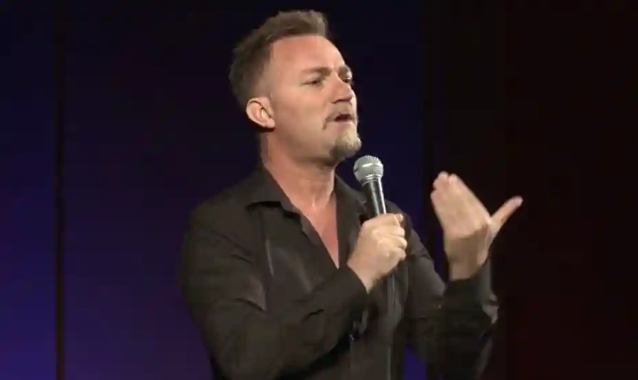 Trondit aktori Gent Hazizi live në emision: Sot më vd*q motra, por erdha këtu në studio…