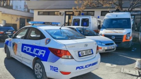 Aksident i rëndë në mes të Tiranës! Makina përplas këmbësorin, raportohet se…