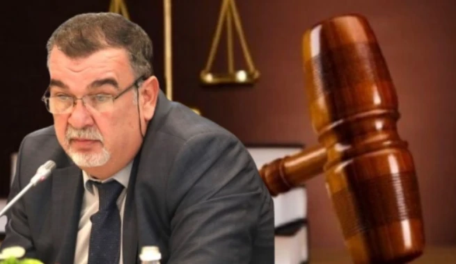 ‘Nuk kam gjë me ty…’ Sekretarja e Gjykates bënë rrëfimin tronditës ‘E pashë gjyqtarin Kalaja të rrëzohej, i vendosa duart…’