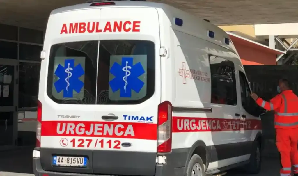 Aksident i rëndë në aksin Fier–Patos, tre persona mbeten të…