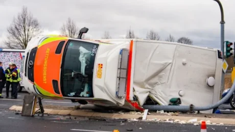 Aksident fatal! Ambulanca u përplas me mjetin, raportohet se 5 persona…