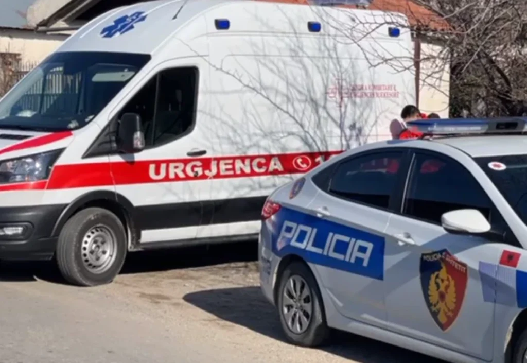 Aksident i rëndë në aksin Tiranë-Durrës, 4 automjete përplasen me njëra-tjetrën