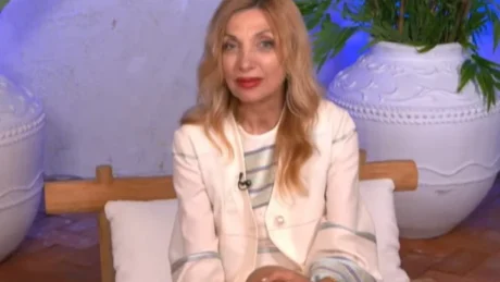 Video VIRALE e Mimoza Ahmetit në moshën 20 vjecare: Ja si dukej dhe cfarë deklaronte ajo dikur!