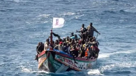 Tragjike/ Anija e mbytur me emigrantë në mes të detit, raportohen të lënduar dhe v*ktima