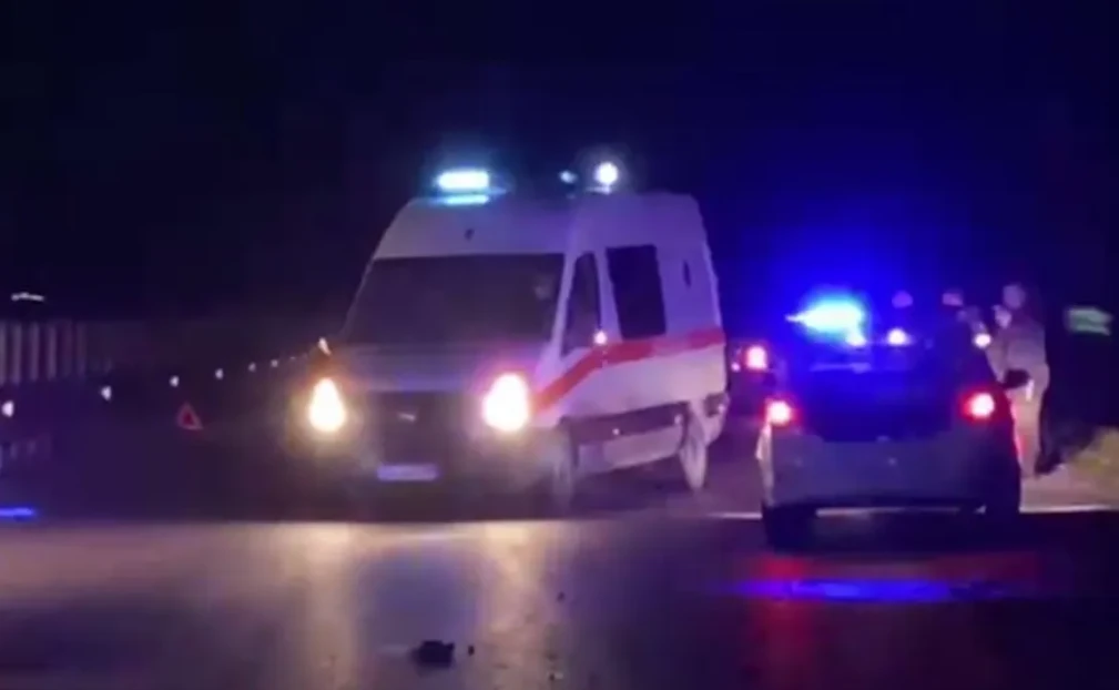 Aksident i rëndë në vend: Dy makina përplasen, një vjazë 6 vjecare pIagoset