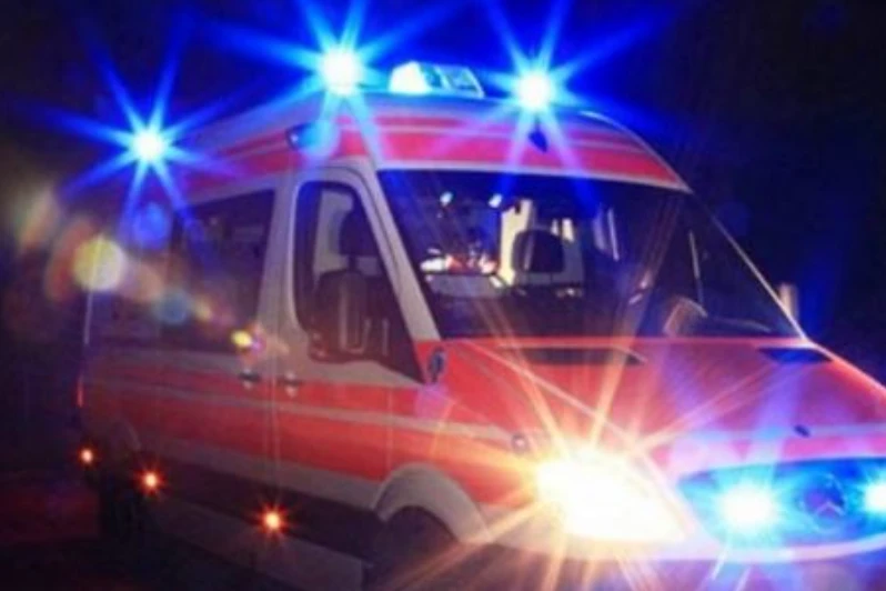 Fatale! 30-vjeçari humb kontrollin e mjetit dhe merr përpara 2 këmbësorët, raportohet se…