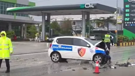 Aksident i frikshëm në vend! Makina e policisë bëhet copash, 2 efektivët që ndodheshin në mjet…