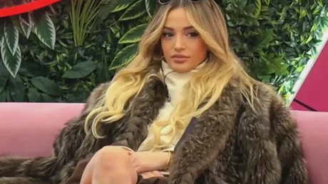 Njëra më e bukur se tjetra/ Njihuni me mamanë e Selin (FOTO)