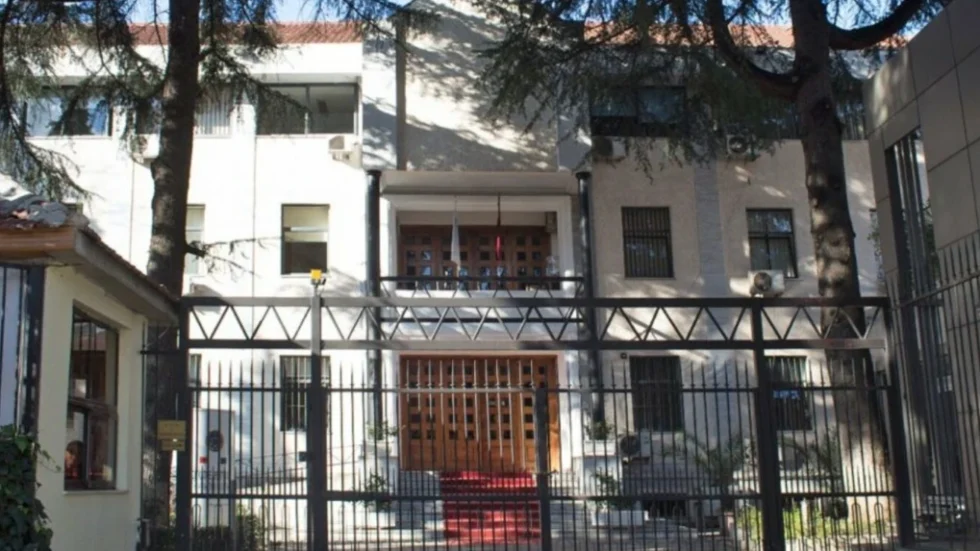 Cfarë po ndodh kështu? Pas vr*sjes së Astrit Kalas, sot roja e Gjykatës së Apelit…