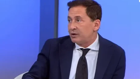 TR0NDIT Arjan Konomi: “Konkurrentën në Përputhen bënin s*ks, me pas u…”/ Nxjerr emrat zbuluar