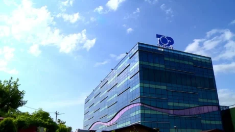 E BUJSHME! Largohet nga Top Channel një nga figurat më të komentuara të momentit, ja arsyeja