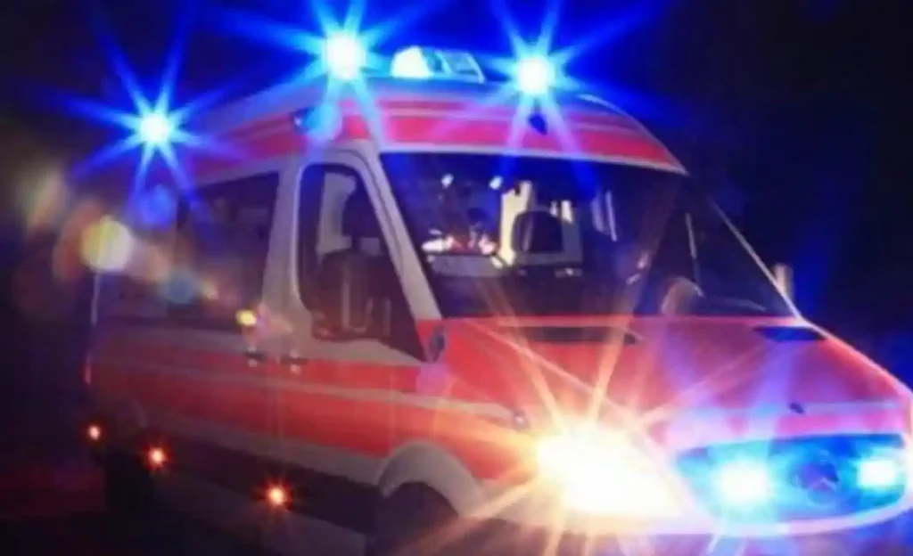 Aks*dent në Ksamil, 23-vjeçari pl*goset rëndë pasi u p*rplas nga makina…