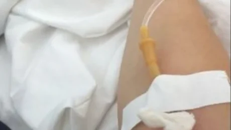 Çfarë i ndodhi? Këngëtarja e famshme shtrohet me urgjencë në spital
