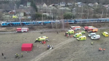 E RËNDË! Përplasen ‘kokë më kokë’ trenat e pasagjerëve, 45 persona…