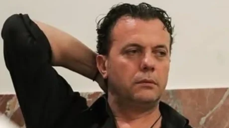 Puthi vajzën me forcë në Përputhen, vjen reagimi i fortë i Laert Vasilit! Cudi e madhe çfarë i ka bërë vajza