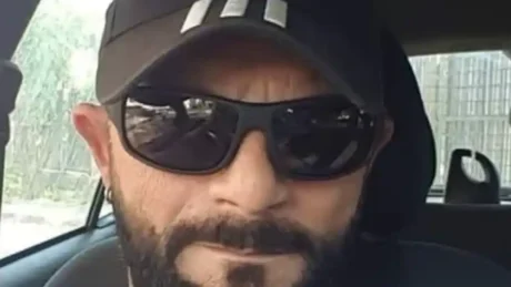 Inspektori i policisë vr*tet me thikë nga djali i partneres së tij…