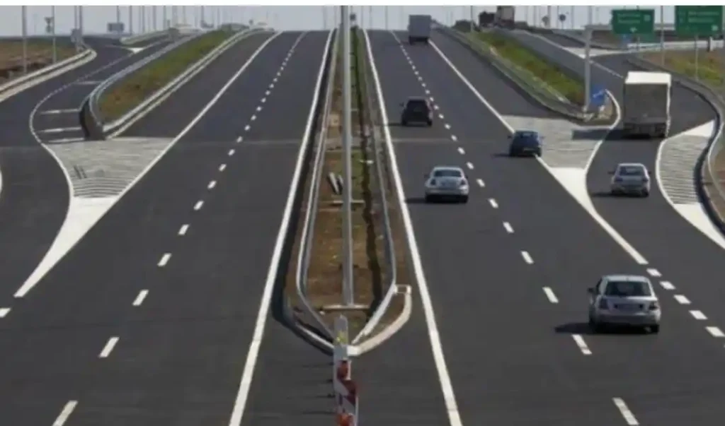 Autostrada në 150 km/orë/ Vendimi i ri rrit kufirin e shpejtësisë, ja vendi i parë që arrin këtë nivel