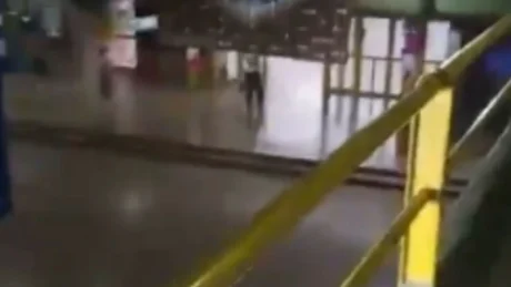 Ngjarje rëndë ne kete vend/ Të shtëna me a*më zjarri në një shkollë, ndërron jetë 13-vjeçari