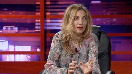 E permendi brenda Ferma Vip/ Ky eshte ish-burri i Mimoza Ahmetit