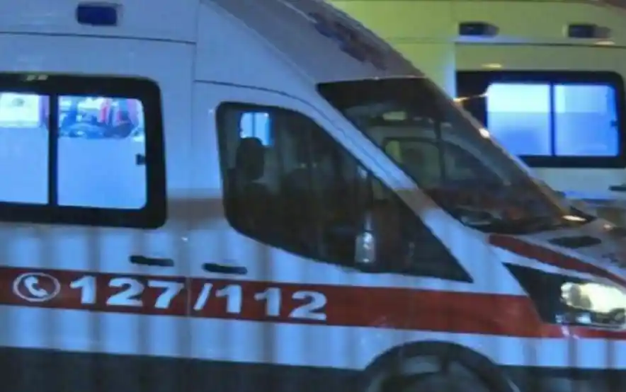 Aksident tragjik/ 35-vjeçari goditet rëndë nga një 17-vjeçar, babai i tre fëmijëve lufton për jetën (Foto)