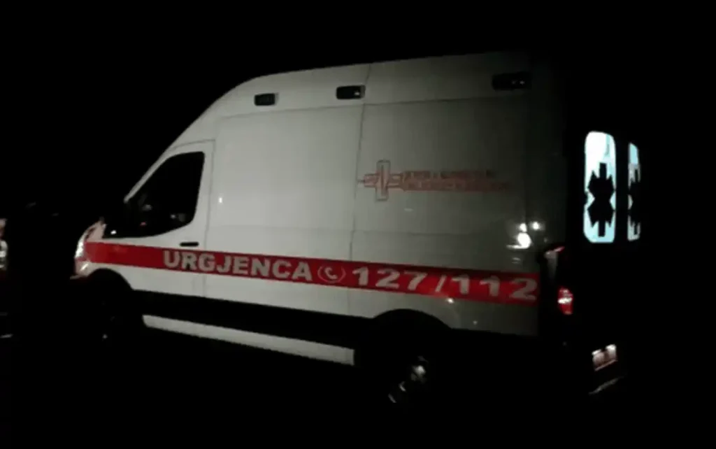 Aksident i rëndë në vend, dy të vd*kur dhe një i lënduar