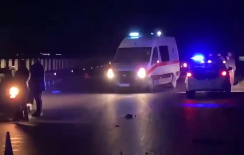 Tjetër aksident i rëndë në vend, babë e bir përplasen nga makina