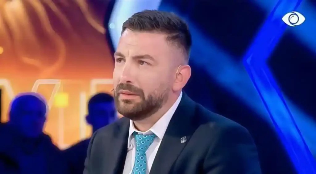 Këngëtari Kelly në sfidë me shëndetin, ish-banori i Big Brother Vip pëson paralizë faciale: Më ka prekur edhe kordat zanore
