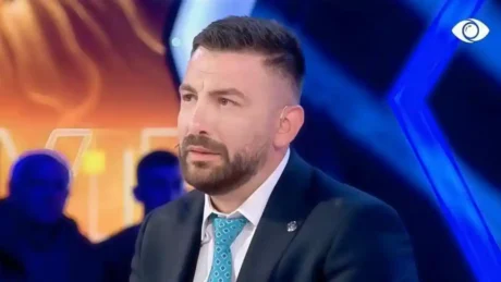 Këngëtari Kelly në sfidë me shëndetin, ish-banori i Big Brother Vip pëson paralizë faciale: Më ka prekur edhe kordat zanore