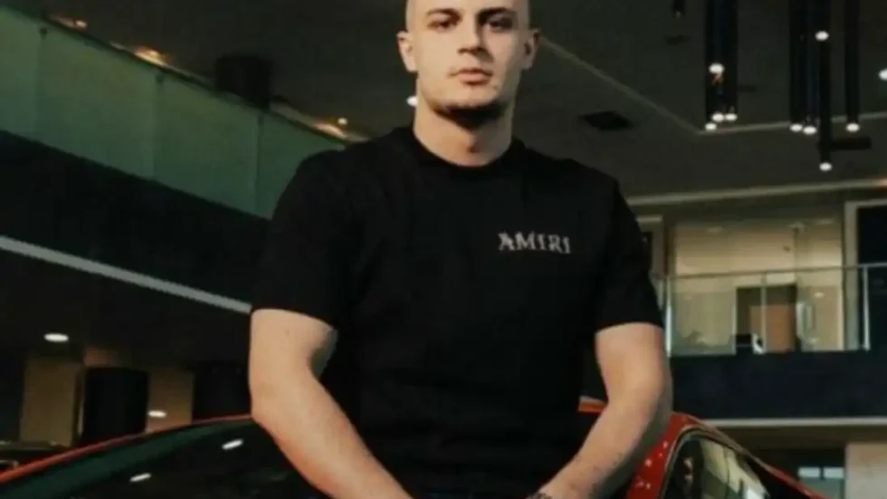 Pas lajmit tragjik për vëllain e Gjestit, Don Xhoni merr një vendim ne ngushellim te kolegut te tij…