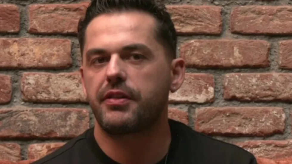 Shpat Kasapi rrëfehet për herë të parë pas rastit të shumëpërfolur në dasmë: Ka pasur vetëm…