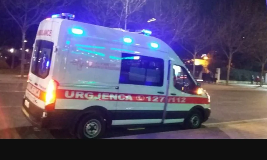 Aksident TRAGJIK në vend, polici përplas për vde*je pasagjeren sapo ajo del nga autobusi