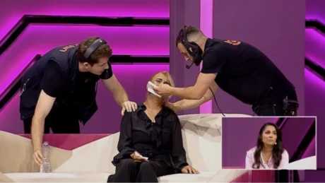 “Varfëria më detyroi!”/ Vajza i dëgjon zërin për herë të parë, nënës i bie të fikët gjatë rrëfimit