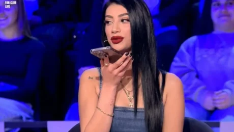Çfarë mendon për Brikenën? Motra e Mateos telefonon live në “Fan Club” babain e tyre: Ajo i jep…