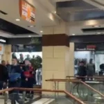 Grabitje me a*më brenda qendrës tregtare në TIRANE…