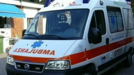 VIDEO/ Momente tmerri, këngëtari i njohur g*ditet nga rryma elektrike gjatë një performance